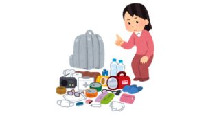 防災グッズを確認している女性