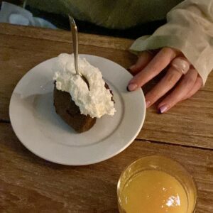 チョコレートムースとオレンジジュース