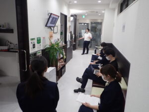 全体会議中