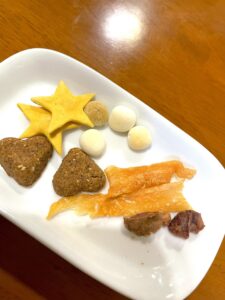 犬用の豪華なおやつ